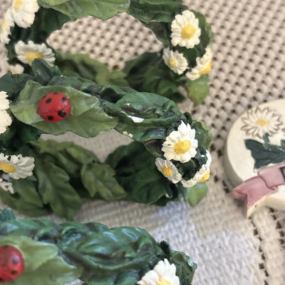 daisy-themed napkin rings red ladybugs. Daisy Stake. Cottagecore. Garden Decor.